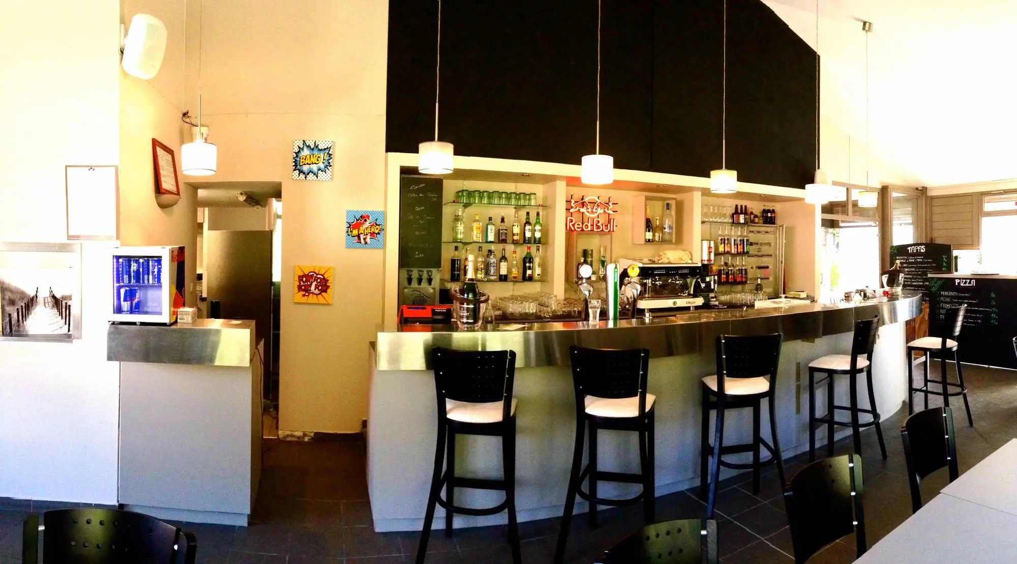 OMontdOrjpg_59770f9321e88 Agencement de magasin réalisé par l'ébénisterie Esprit Bois à Lyon - banque d'accueil commerciale sur mesure