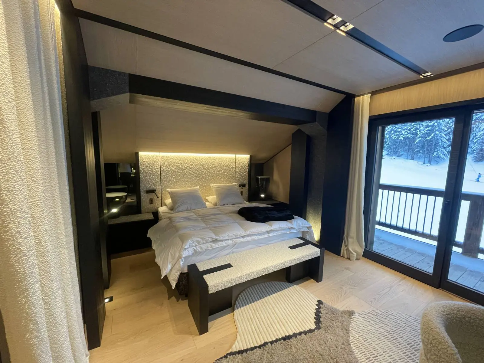 tempImageQJDoYbjpg_65b8f3aeabf94 Agencement sur mesure chambre chalet Courchevel - Meubles bois Esprit Bois fabricant
